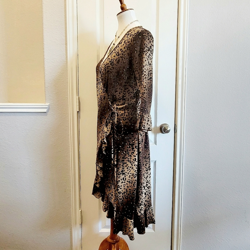 BCBG Paris Leopard Print Wrap 3/4 Bell Sleeves Dress Brown Black Tan L - Picture 14 of 15